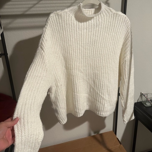 Belldini Turtle Neck Sweater! - Picture 3 of 6